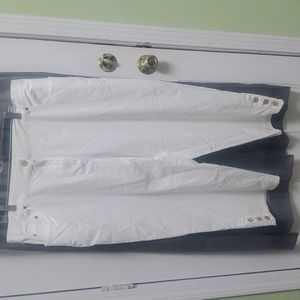 Ruby Red Woman NWT White  Capri Pant, Size 20W
